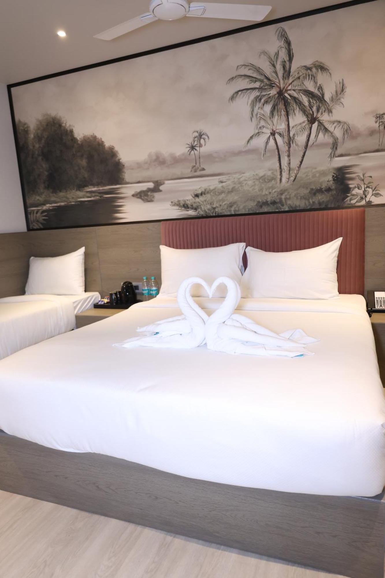 Afc Hotel Индаур Экстерьер фото